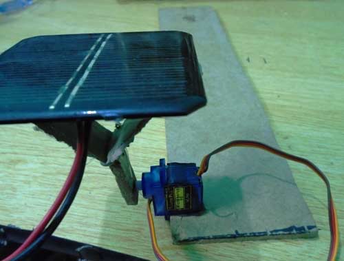 building-prototype-for-Arduino-solar-panel-tracker-5