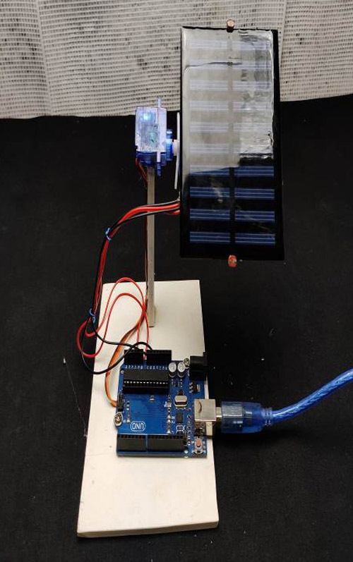 Sun Tracking Solar Panel using Arduino