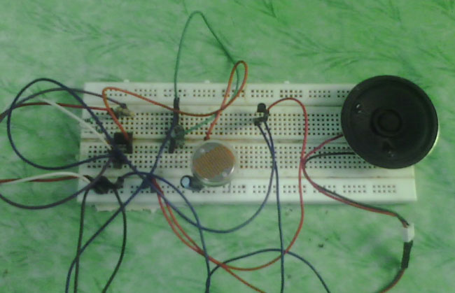 Dark Detector Alarm using 555 Timer IC and LDR Circuit