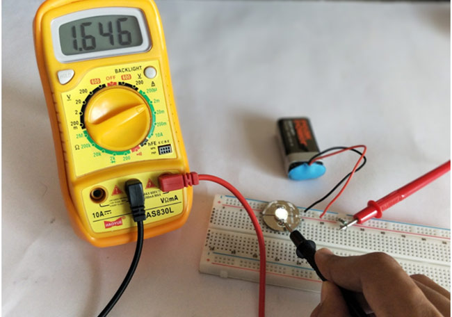 How to Use a Digital Multimeter - Measure Voltage/Current/Resistance