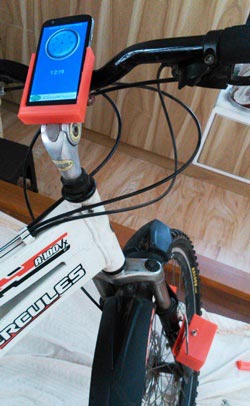 Arduino-speedometer-setup-mounted-on-bicycle