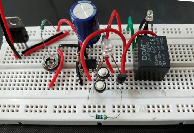 Simple 555 timer delay circuit with relay