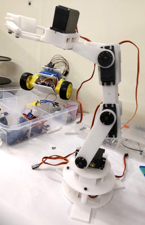 Record And Play 3d Printed Robotic Arm Using Arduino