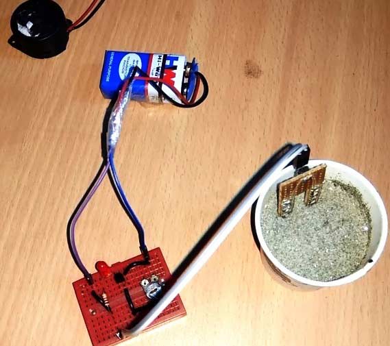 Simple soil humidity sensor