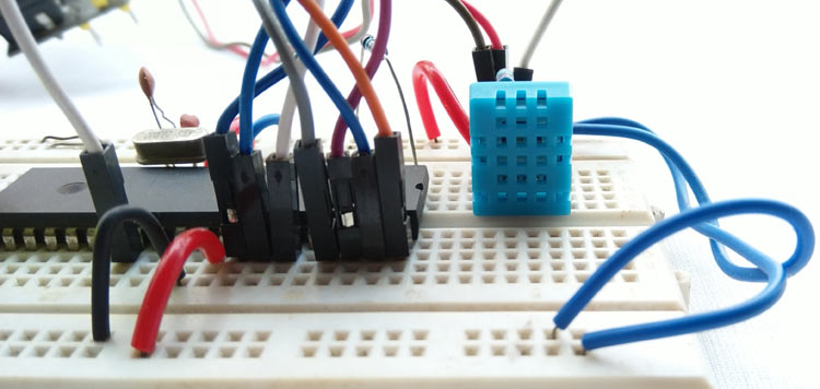 Interfacing DHT11 with PIC16F877A for Temperature and Humidity Measurement