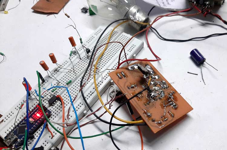 AC Phase Angle Control Circuit