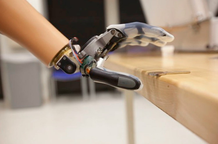 How a UTSA grad and Alt-Bionics are building a bionic hand