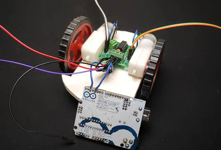 Line Follower Robot using Arduino Uno