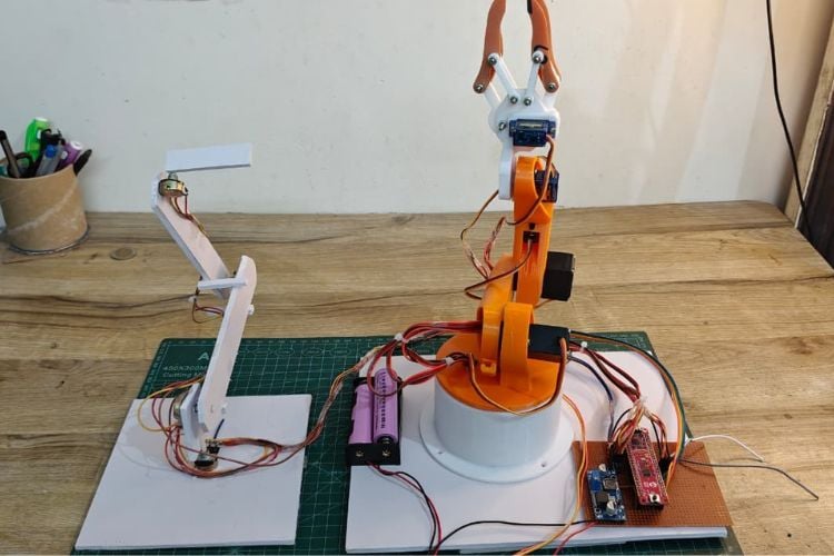 Complete Hardware Setup of 4 DOF Robotic Arm