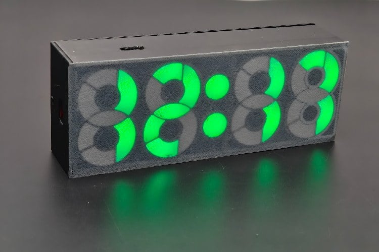 Fully Functioning Round Segment Clock
