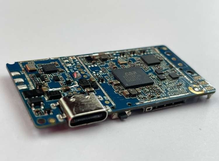 JioFind 4G PCB side view showing dense RF component placement