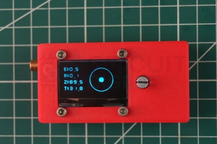 Digital spirit level mode on the SmartTape measuring tape showing pitch and roll