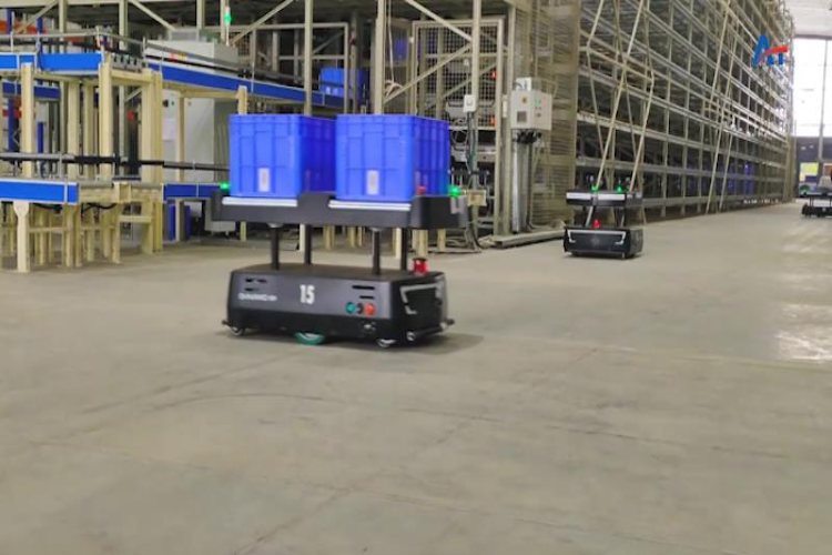 Robots Using in Warehouse