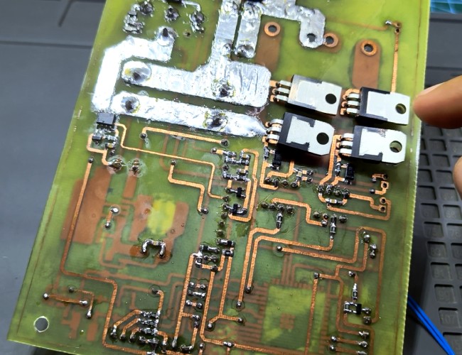 mosfet assembly on solar mppt charger pcb