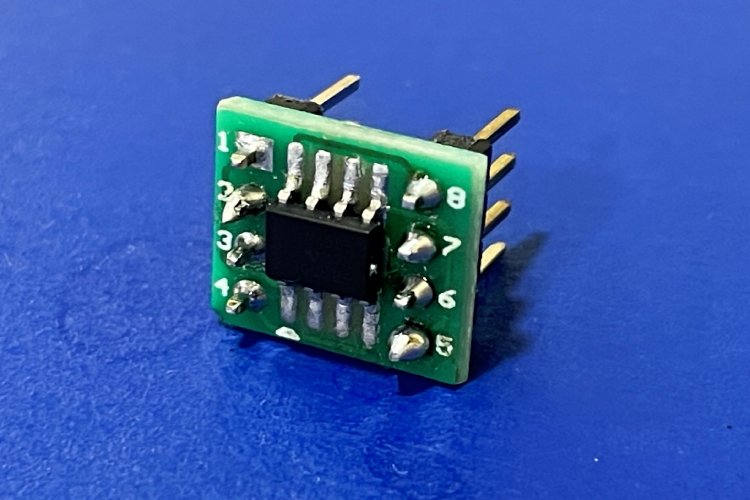 555 timer IC SMT on prototype board