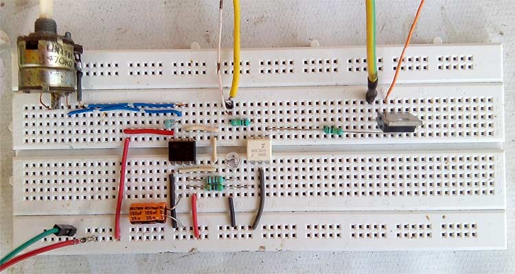 AC BULB Flashing and Blink Control Circuit using TRIAC and 555 Timer IC 
