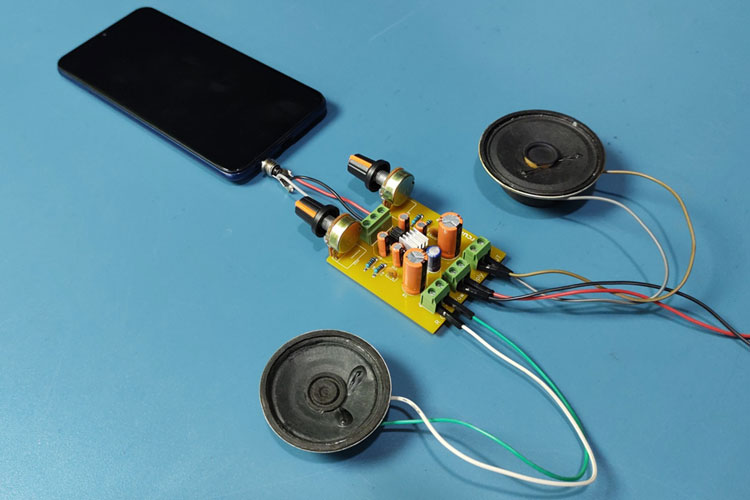 Stereo Audio Amplifier Board Using Tda2822