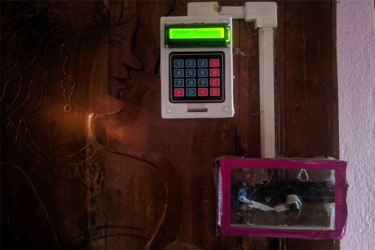  Digital Keypad Security Door Lock using Arduino