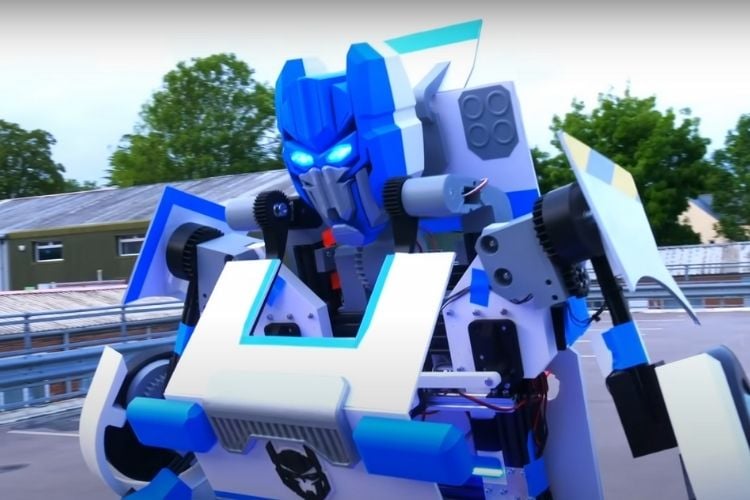 Real-Life Rideable Transformer Robot Built