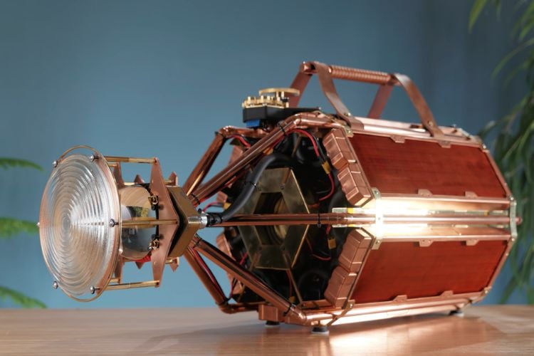 Maker Builds 120,000 Lumen 1.5kW Water Cooled Flashlight