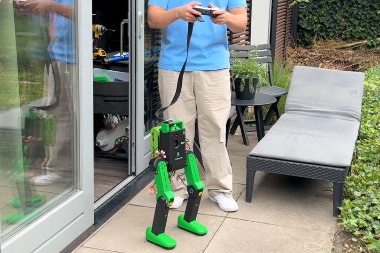 A 3D-Printed Bipedal Robot Named Stompy Walking