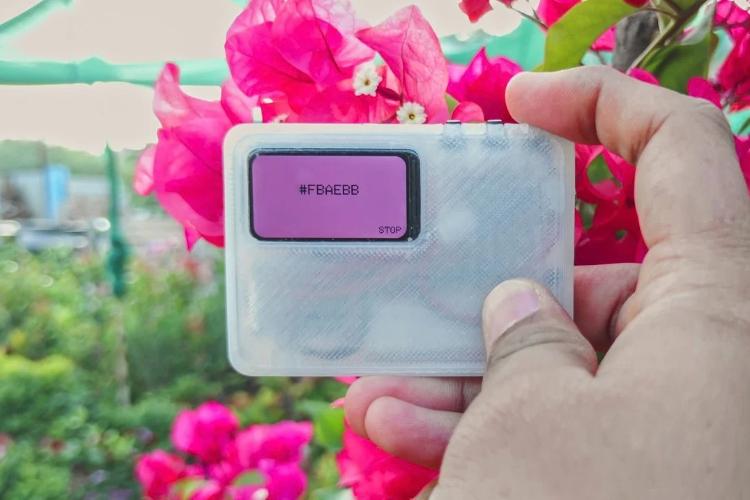 Handheld ESP32-S3 Color Picker Scanning Real-World Object