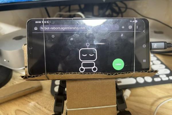 Maker Asten's Voice-Controlled AI Robot Companion