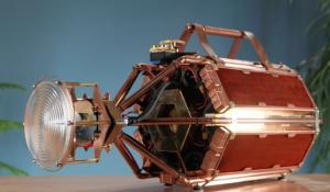 Maker Builds 120,000 Lumen 1.5kW Water Cooled Flashlight