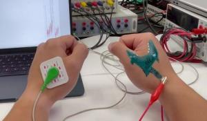 Paintable Skin Electrode That Tracks Your Body