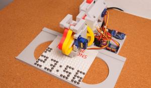 Desk-Sized Marble Pixel Clock Built by DIY Maker