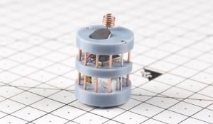 Single Motor Robot with Full Direction Control 